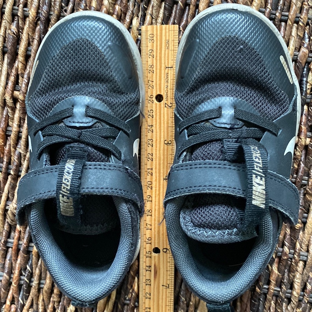 Nike sneaker. Toddler. Unknown size.